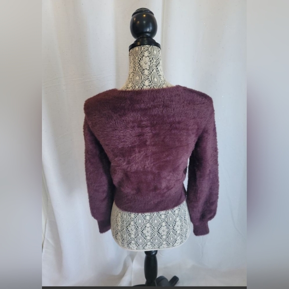 Aritzia Sunday Best Kitten Crop Top Fuzzy Sweater Womens Size Small - Picture 5 of 7